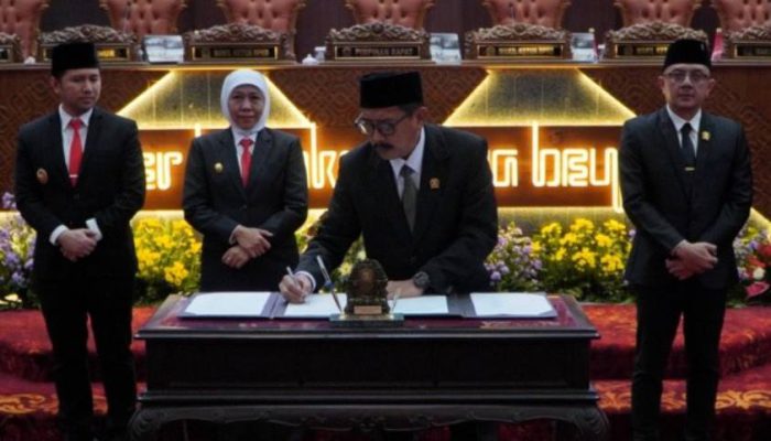 Pemprov dan DPRD Jatim Sepakati Nota Persetujuan KUA-PPAS P-APBD 2025