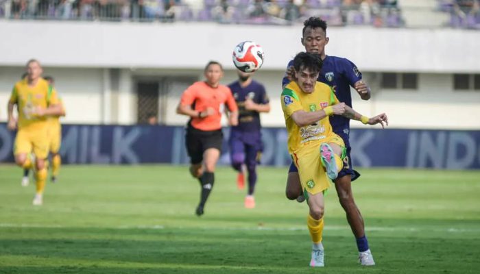 Persebaya Hentikan Tren Negatif, Curi Tiga Poin dari Markas Persita