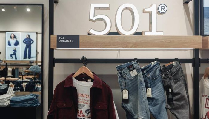 Sambut Liburan Nataru, Levi’s® Gelar End of Season Sale dengan Diskon Hingga 50%