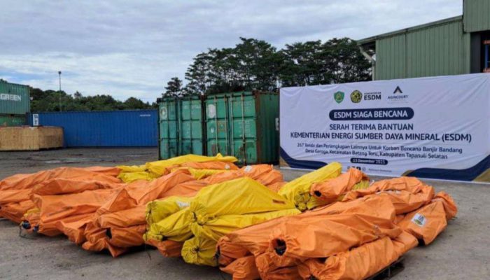 ESDM Kirim Ratusan Tenda untuk Korban Banjir dan Longsor di Tapsel