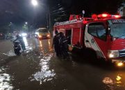 Cuaca Ekstrem, Damkar dan DLH Surabaya Siaga Atasi Genangan