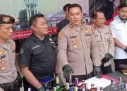 Polres Jombang Amankan Ratusan Botol Miras Ilegal dari Jogoroto