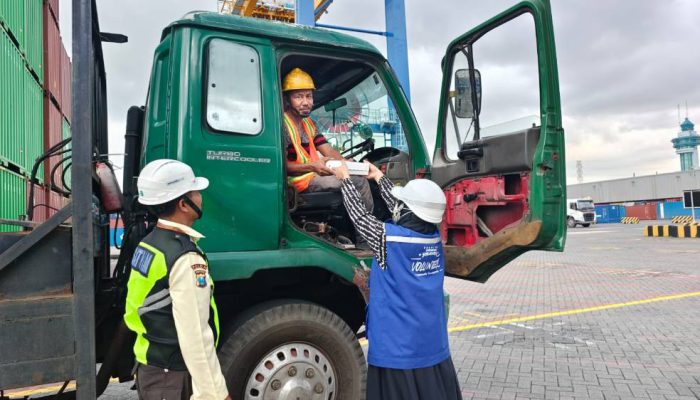 Berbagi di Bulan Ramadhan, TPS Bagikan Takjil Setiap Hari