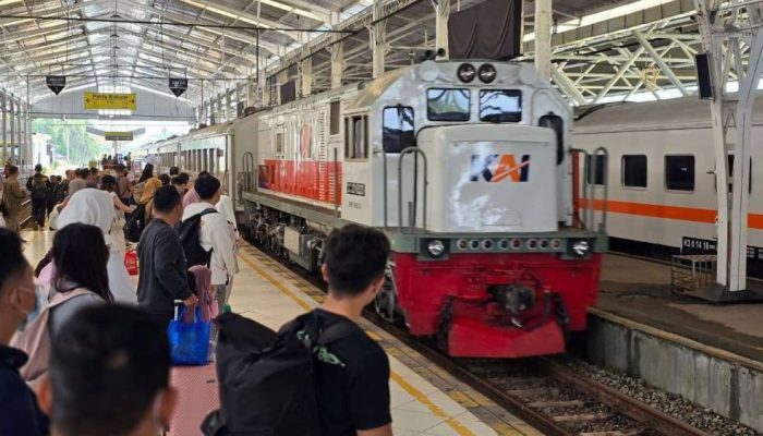 Tiket Mudik Ludes! 4 Kereta Api Daop 2 Bandung Capai Okupansi 100% untuk Lebaran 2026