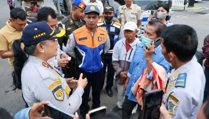Ratusan Jukir di Surabaya Dibekukan karena Belum Ikuti Digitalisasi Parkir