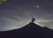 Erupsi Semeru Malam Hari, Awan Panas Mengarah ke Tenggara