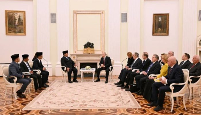 Bahlil Ungkap Rusia Siap Suplai Minyak dan LPG untuk Perkuat Energi RI