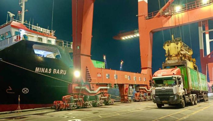 Tanjung Perak Uji Layanan EAZI, Sistem Digital Percepat Proses Sandar Kapal