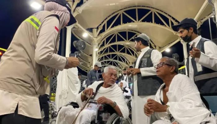 Tarif Kursi Roda di Masjidil Haram Melonjak Dua Kali Lipat, PPIH Beri Tips bagi Jemaah