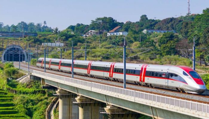 Dining Car Whoosh Dikelola KAI Services, Penumpang Dapat Pilihan Menu Lebih Beragam