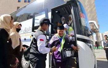 Jemaah Haji Indonesia Gelombang Kedua Mulai Bergerak ke Madinah