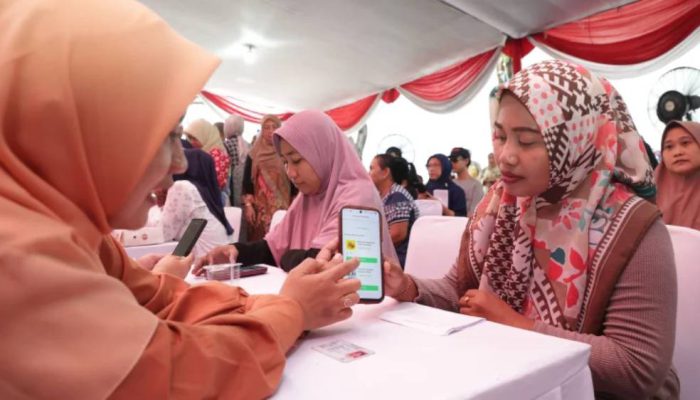 Perlinsos Digital Diuji Coba di Surabaya, Penyaluran Bansos Kini Lebih Cepat dan Akurat