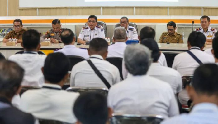 Juru Parkir Surabaya Dapat Pelatihan Khusus, Siap Tingkatkan Pelayanan Publik