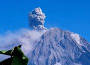 Lima Kali Meletus dalam Sehari, Gunung Semeru Masih Berstatus Siaga