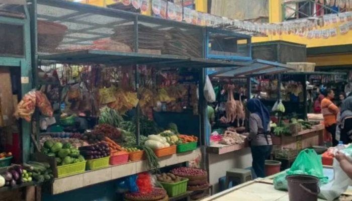 Libur Sekolah Bikin Pasar Tradisional di Surabaya Sepi, Omzet Pedagang Turun hingga 50 Persen