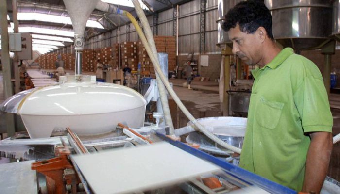 ASAKI Sambut Penurunan Harga LNG, Biaya Produksi Keramik Turun hingga 40 Persen