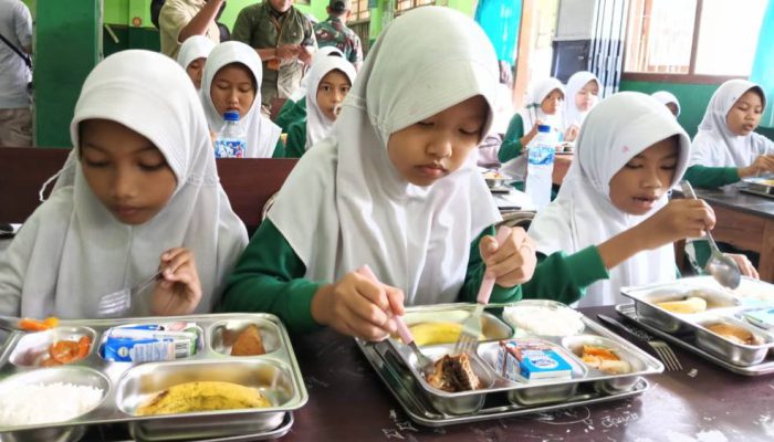 Anggaran Makan Bergizi Gratis Bakal Dipotong Lagi, Purbaya: Efisiensi Besar-besaran