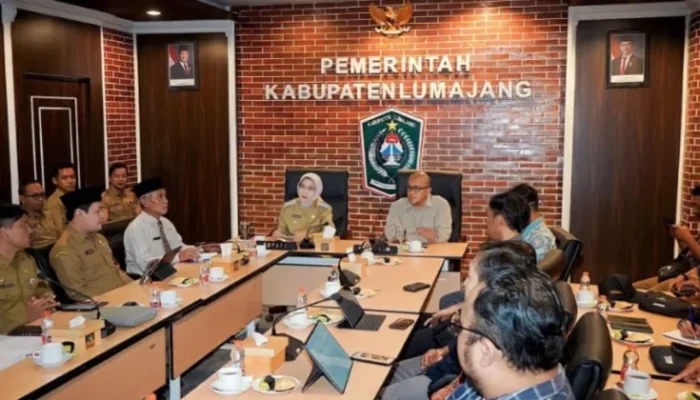 Pemkab Lumajang Mulai Tata Kabel Internet Semrawut di Kawasan Perkotaan
