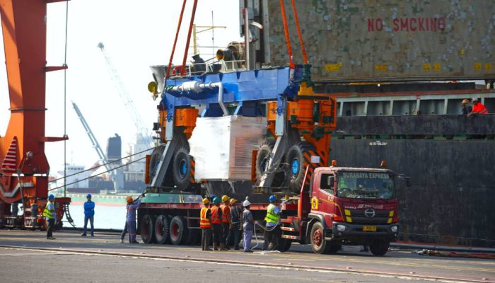 Tekan Emisi Karbon, PT Terminal Teluk Lamong Datangkan Alat E-RTG Baru di TPK Nilam