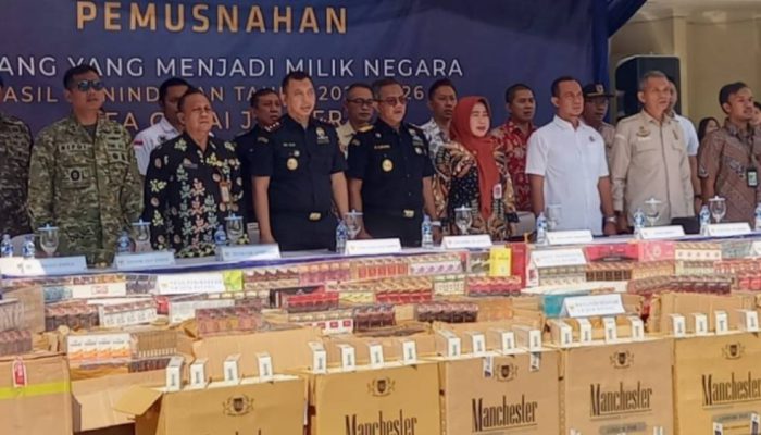 Tekan Peredaran Rokok Ilegal, Bea Cukai Jember Musnahkan 7,4 Juta Batang