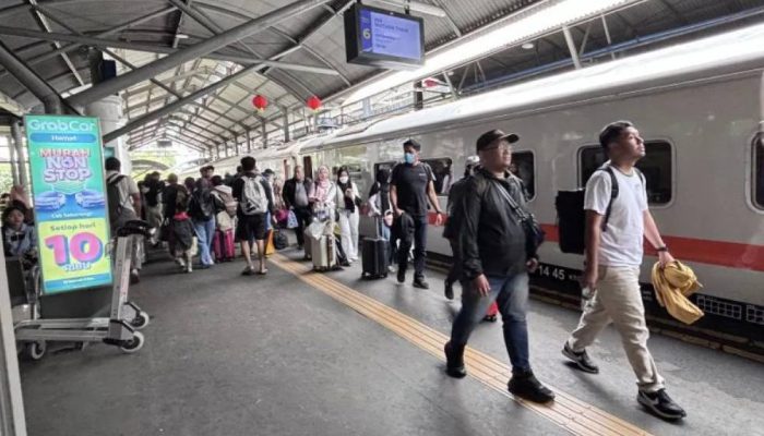Mobilitas Naik, 162 Ribu Pelanggan Gunakan Kereta Api di Daop 8 Surabaya