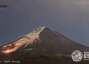 Gunung Merapi Kembali Erupsi, Awan Panas Guguran Meluncur 2 Kilometer ke Arah Barat Daya