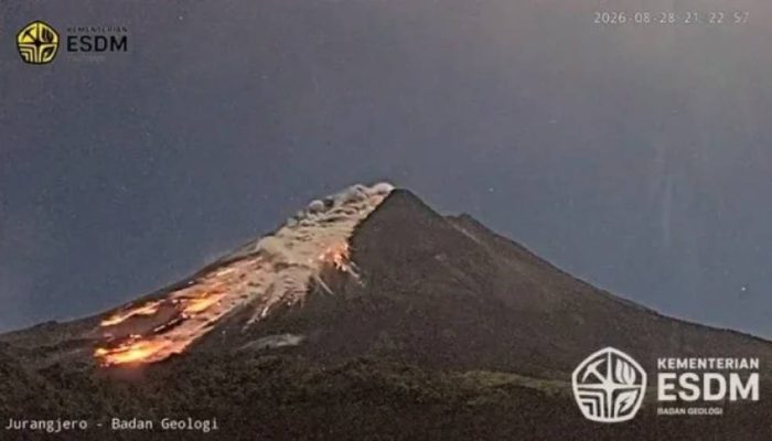 Gunung Merapi Kembali Erupsi, Awan Panas Guguran Meluncur 2 Kilometer ke Arah Barat Daya