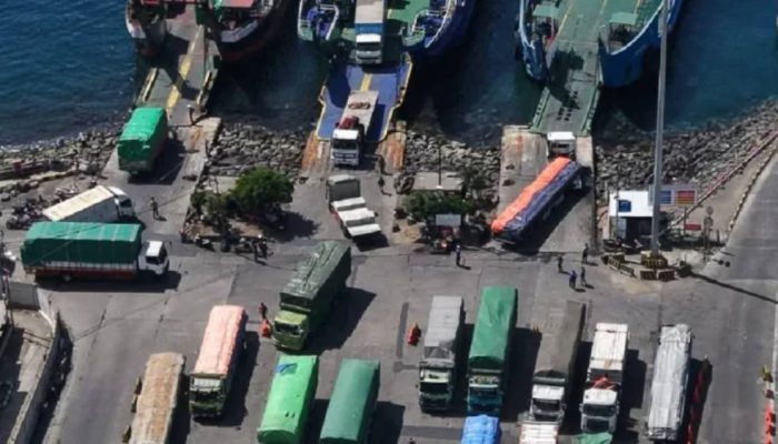 Antrean 15 Km di Ketapang, GAPASDAP Soroti Kapasitas Dermaga
