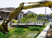 Jelang Musim Hujan, Subandi Kerahkan 5 Alat Berat Normalisasi Sungai Tanggulangin dan Candi
