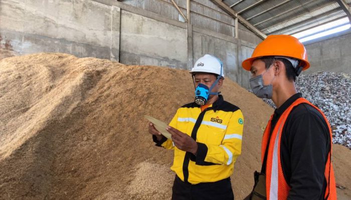Produksi Semen Lebih Hijau, SIG Pabrik Tuban Serap 400 Ton Sekam Padi per Hari