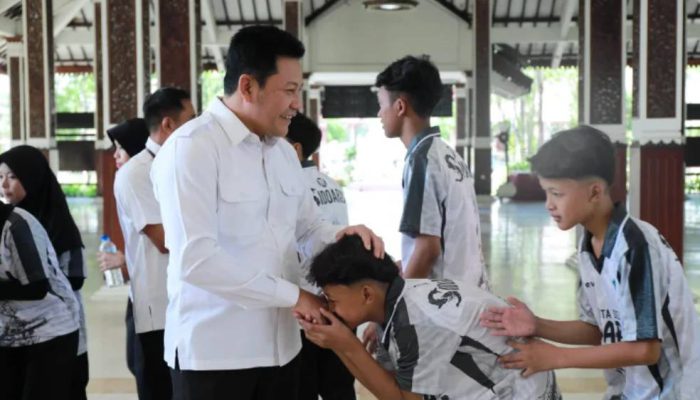 Bupati Sidoarjo Subandi Pastikan Pendidikan dan Karier Atlet Tetap Diperhatikan