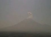 Semeru Erupsi Enam Kali, Kolom Letusan Tertinggi Capai 800 Meter di Atas Puncak