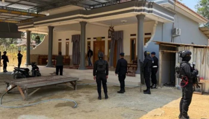 Polisi Geledah Rumah di Desa Campor Pamekasan, Sabu 0,27 Gram Diamankan