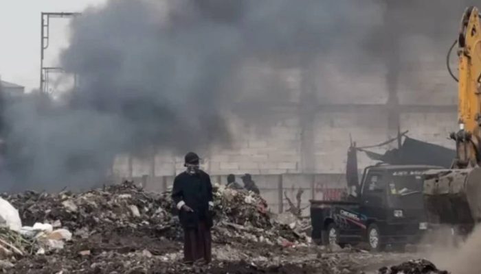 Pembakaran Sampah di Tambak Mayor Jadi Sorotan, DLH Surabaya Cek Status Lahan
